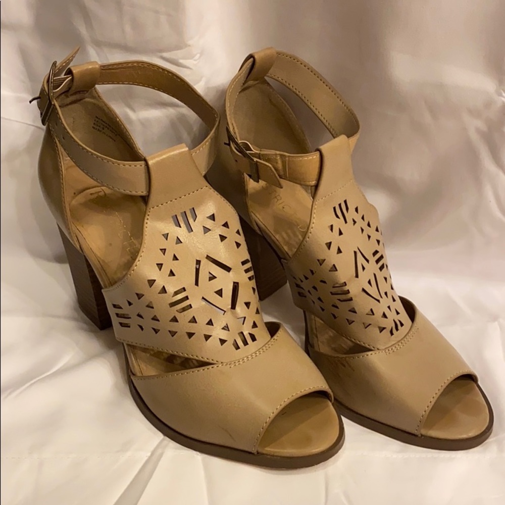 Tan heels